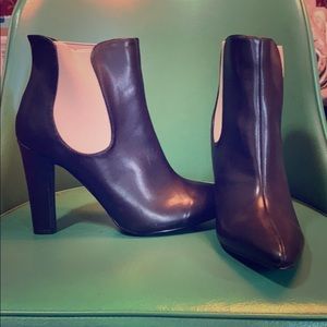 Lulu’s rabea booties